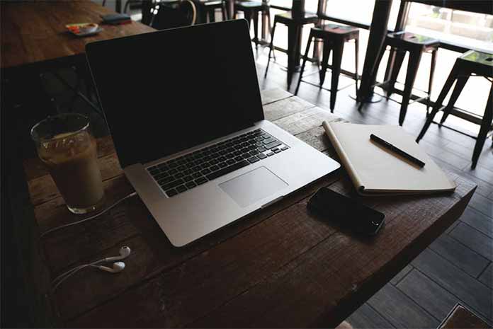 Self Employed American Living in Germany